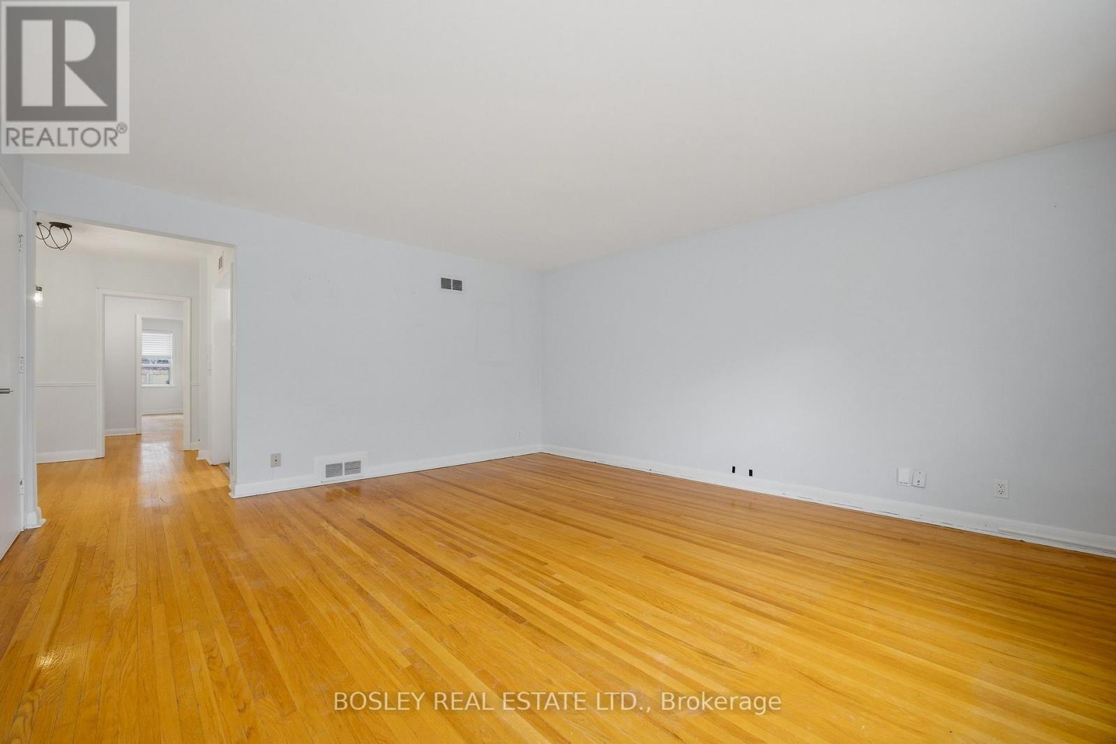 9 Love Crescent, Toronto, Ontario  M4E 1V6 - Photo 21 - E12915464