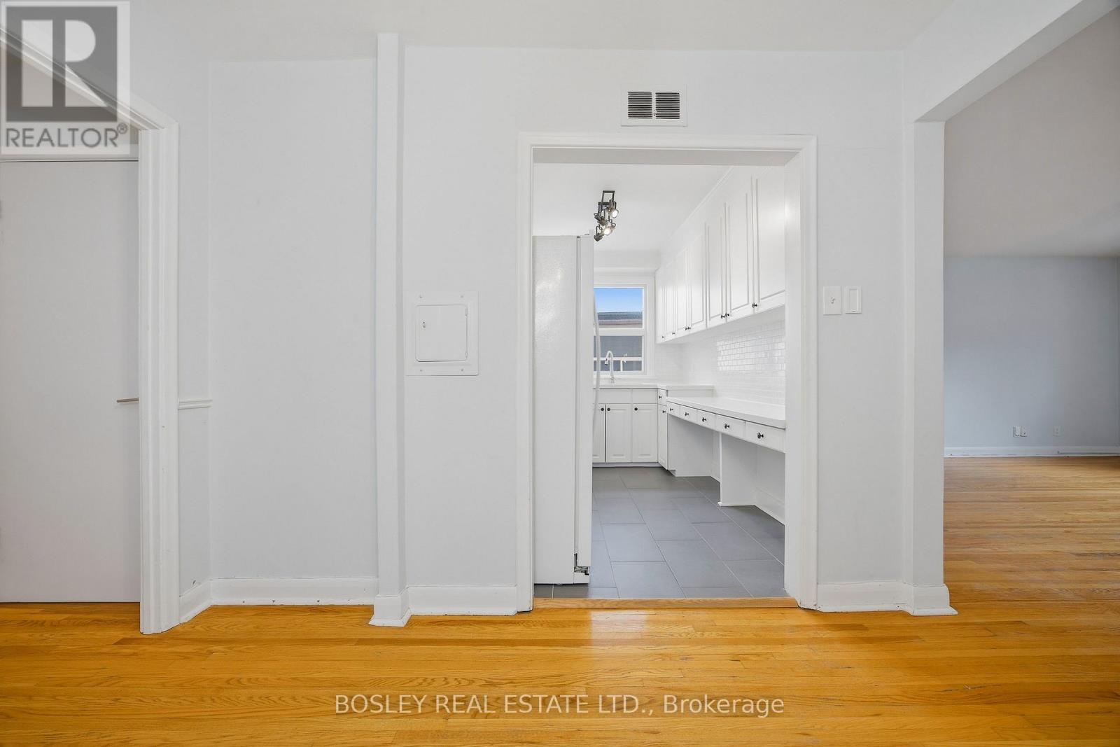 9 Love Crescent, Toronto, Ontario  M4E 1V6 - Photo 23 - E12915464