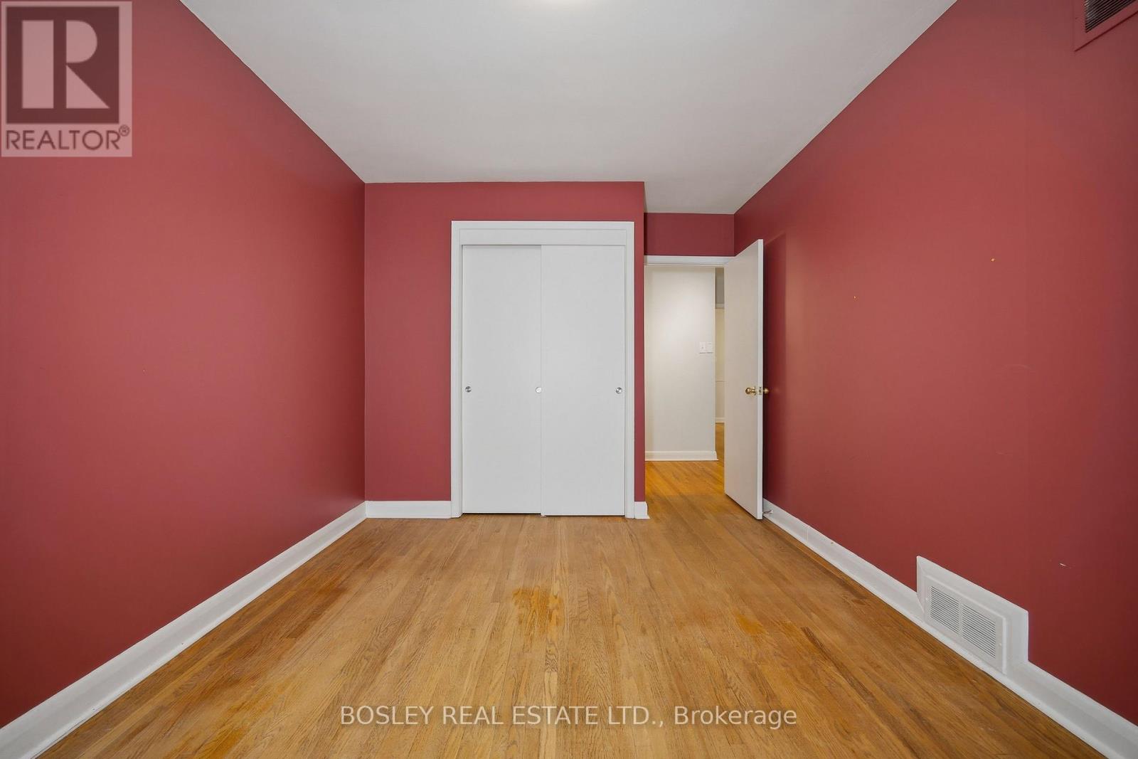 9 Love Crescent, Toronto, Ontario  M4E 1V6 - Photo 32 - E12915464