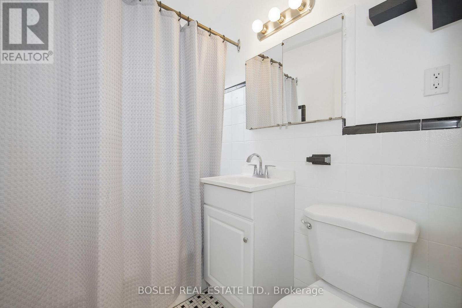 9 Love Crescent, Toronto, Ontario  M4E 1V6 - Photo 34 - E12915464