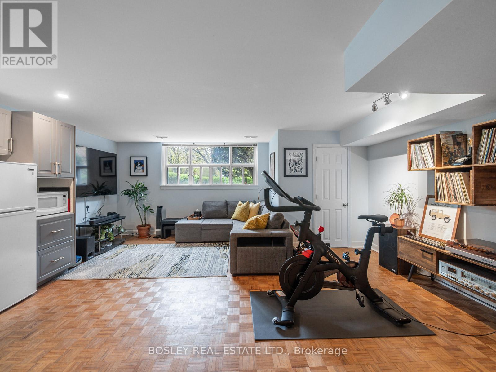 9 Love Crescent, Toronto, Ontario  M4E 1V6 - Photo 35 - E12915464