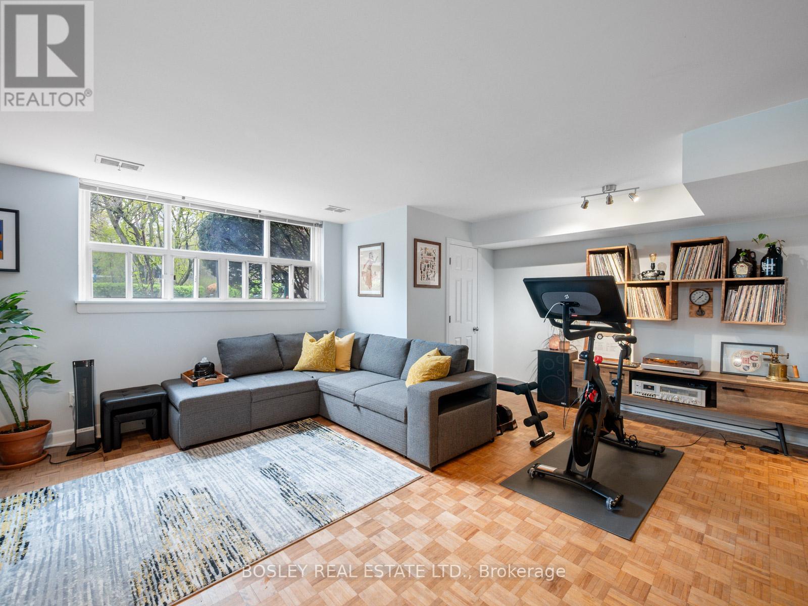 9 Love Crescent, Toronto, Ontario  M4E 1V6 - Photo 36 - E12915464