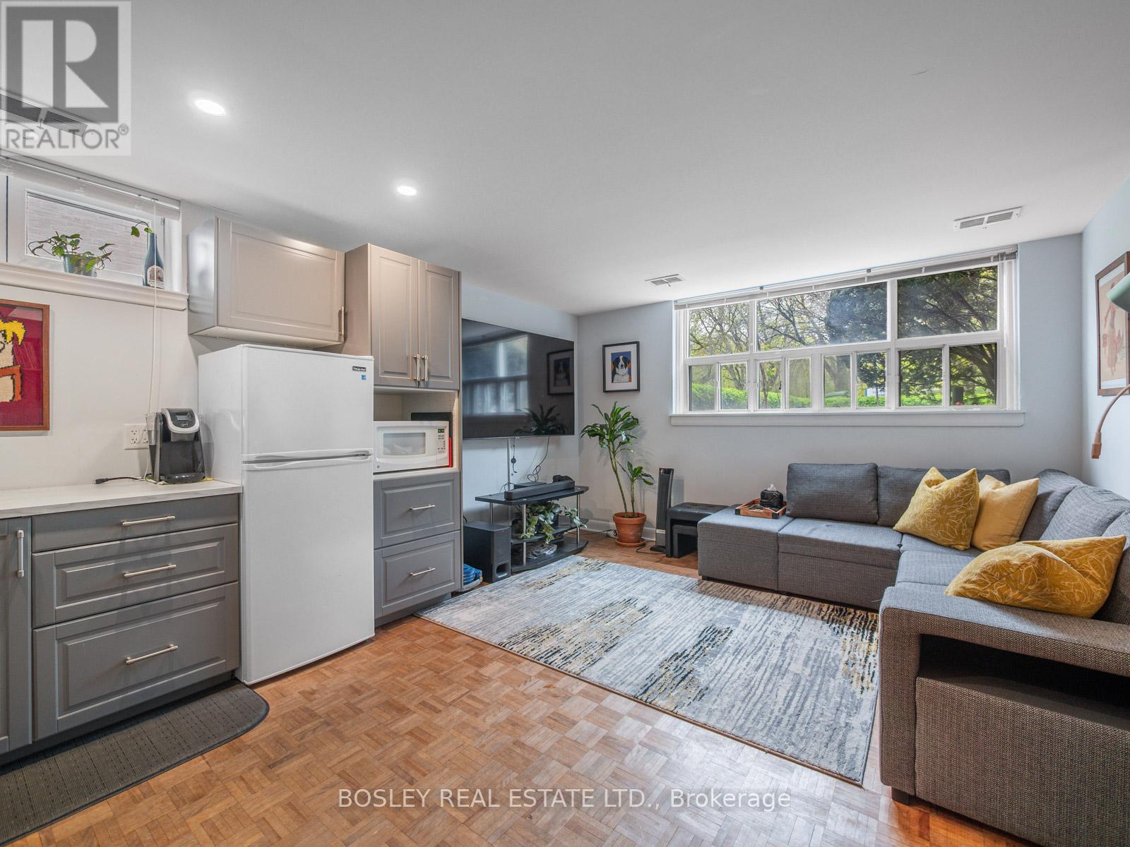 9 Love Crescent, Toronto, Ontario  M4E 1V6 - Photo 37 - E12915464