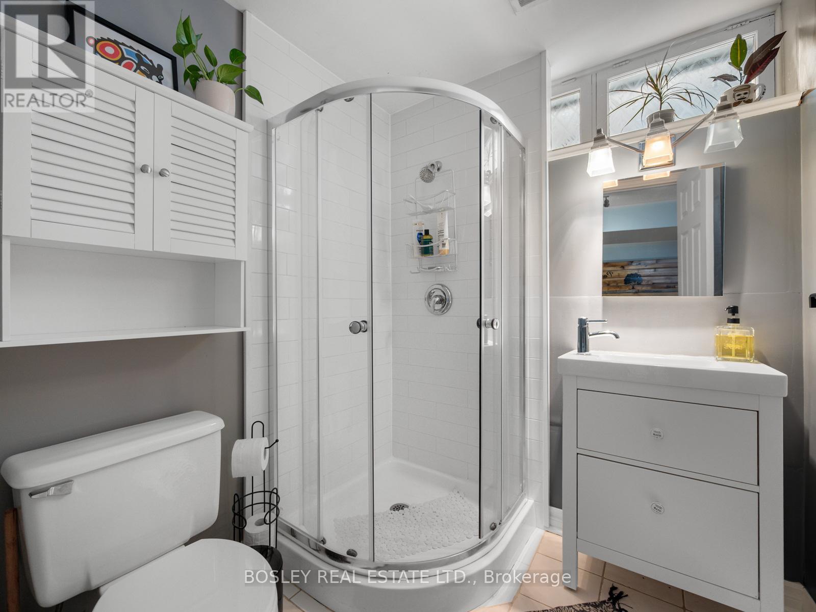 9 Love Crescent, Toronto, Ontario  M4E 1V6 - Photo 43 - E12915464