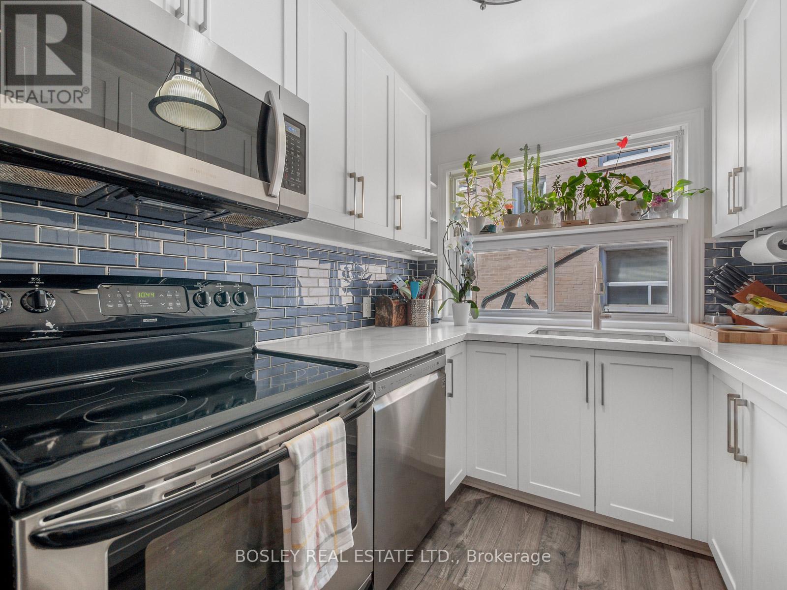 9 Love Crescent, Toronto, Ontario  M4E 1V6 - Photo 7 - E12915464