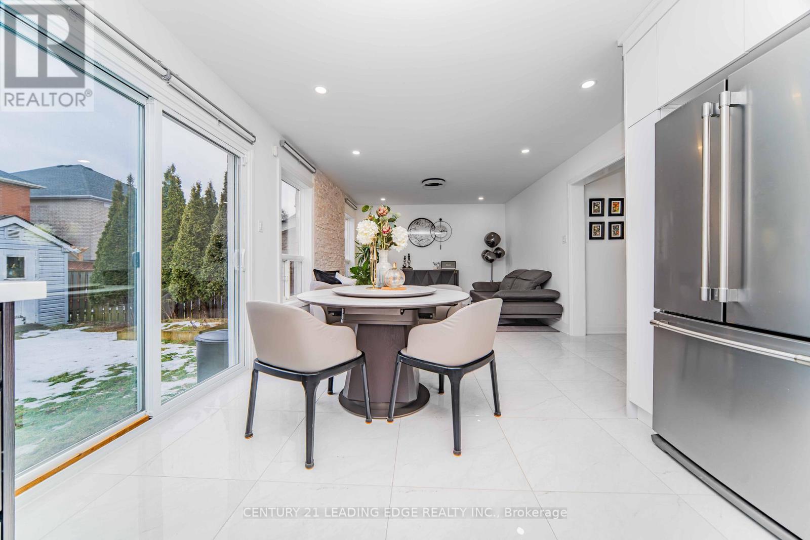 37 Landsdown Crescent, Markham, Ontario  L6E 1M6 - Photo 10 - N12915370