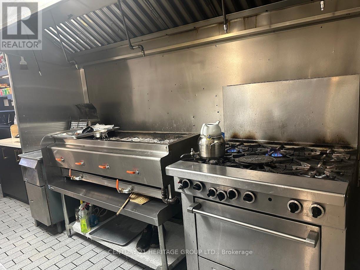 10123 Yonge Street, Richmond Hill, Ontario  L4C 1T5 - Photo 14 - N12915408