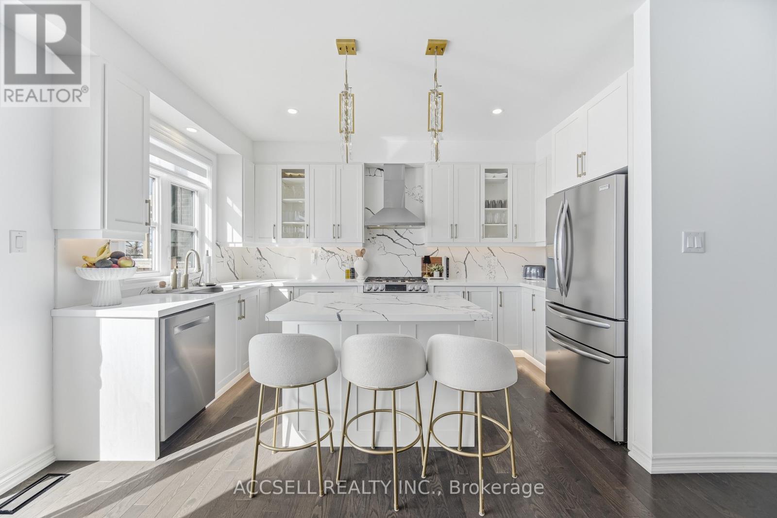 154 Strachan Trail, New Tecumseth (Beeton), Ontario  L0G 1A0 - Photo 12 - N12915438