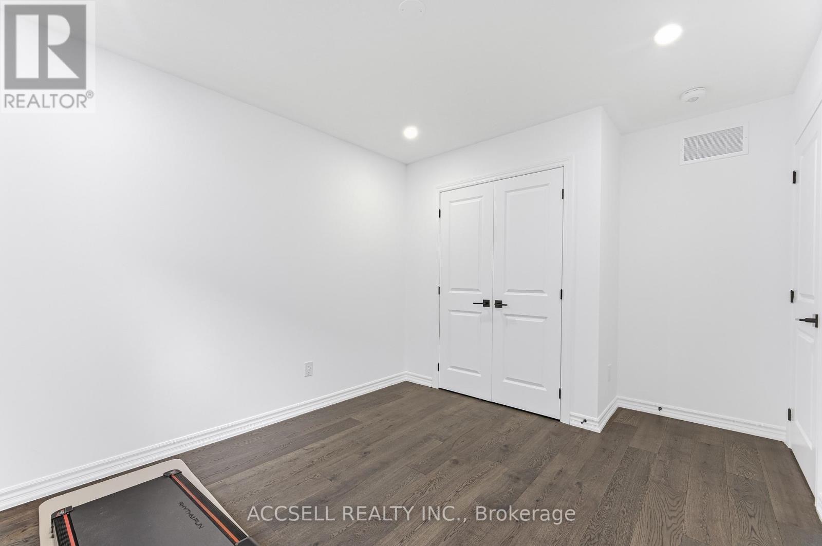 154 Strachan Trail, New Tecumseth (Beeton), Ontario  L0G 1A0 - Photo 40 - N12915438