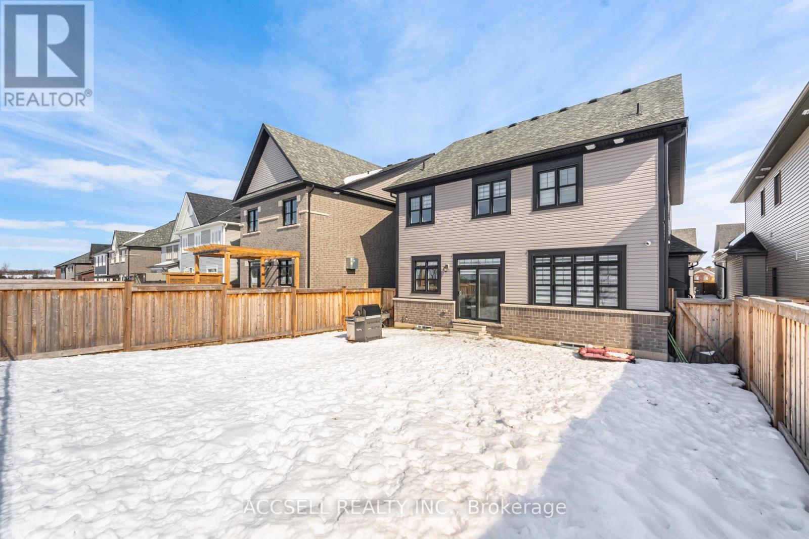154 Strachan Trail, New Tecumseth (Beeton), Ontario  L0G 1A0 - Photo 47 - N12915438
