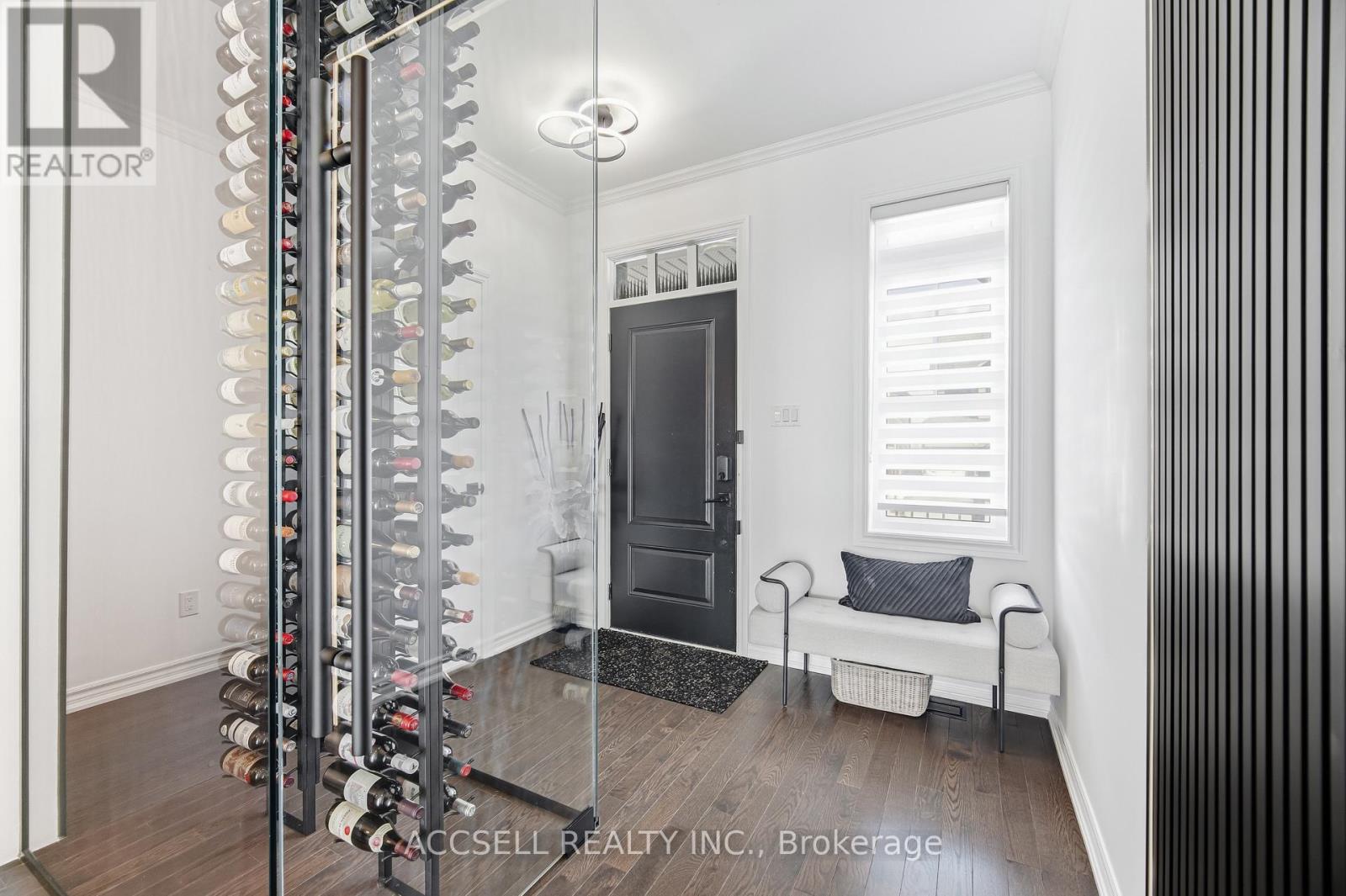 154 Strachan Trail, New Tecumseth (Beeton), Ontario  L0G 1A0 - Photo 6 - N12915438