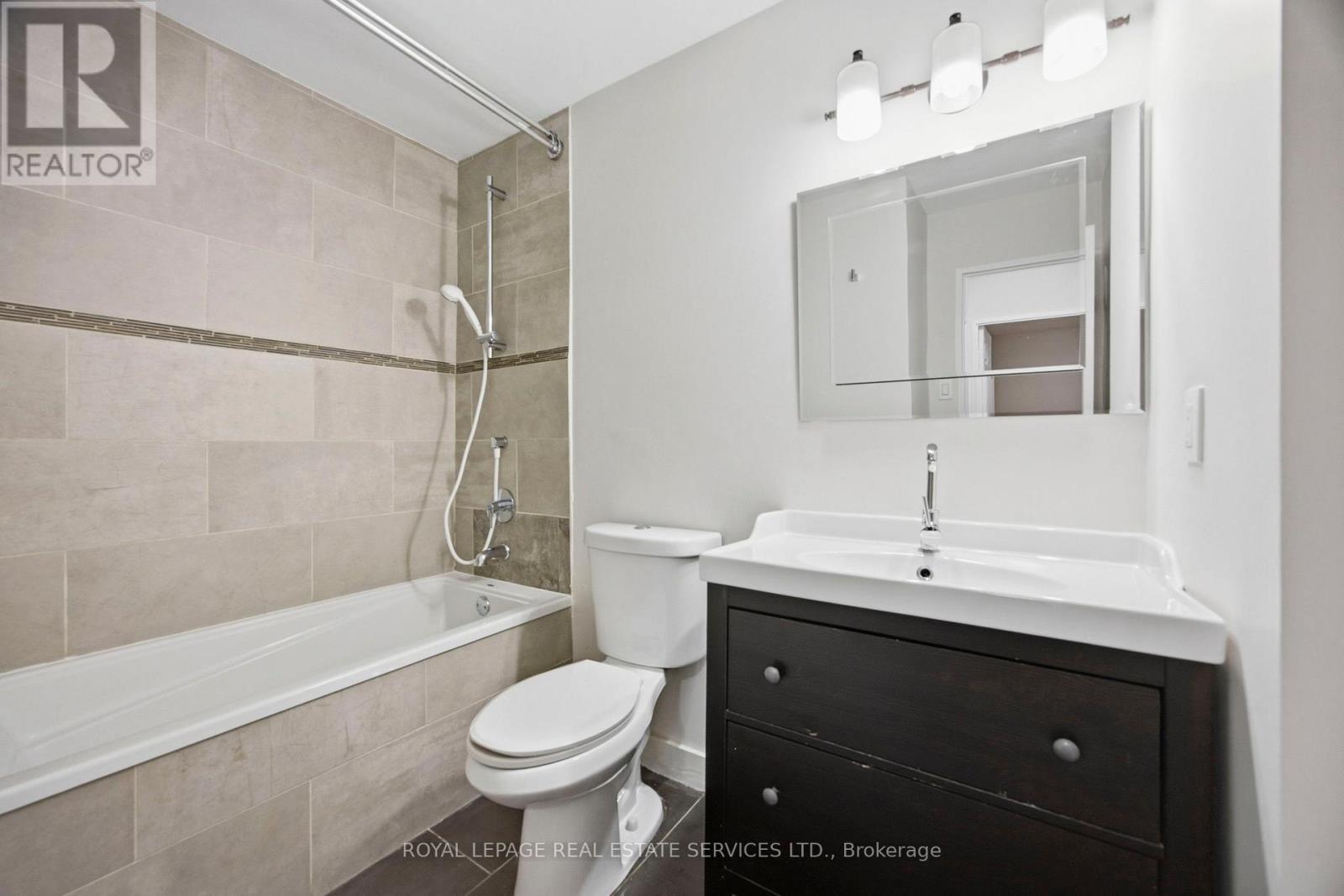 105 - 1 Royal Orchard Boulevard, Markham, Ontario  L3T 3C2 - Photo 28 - N12915442