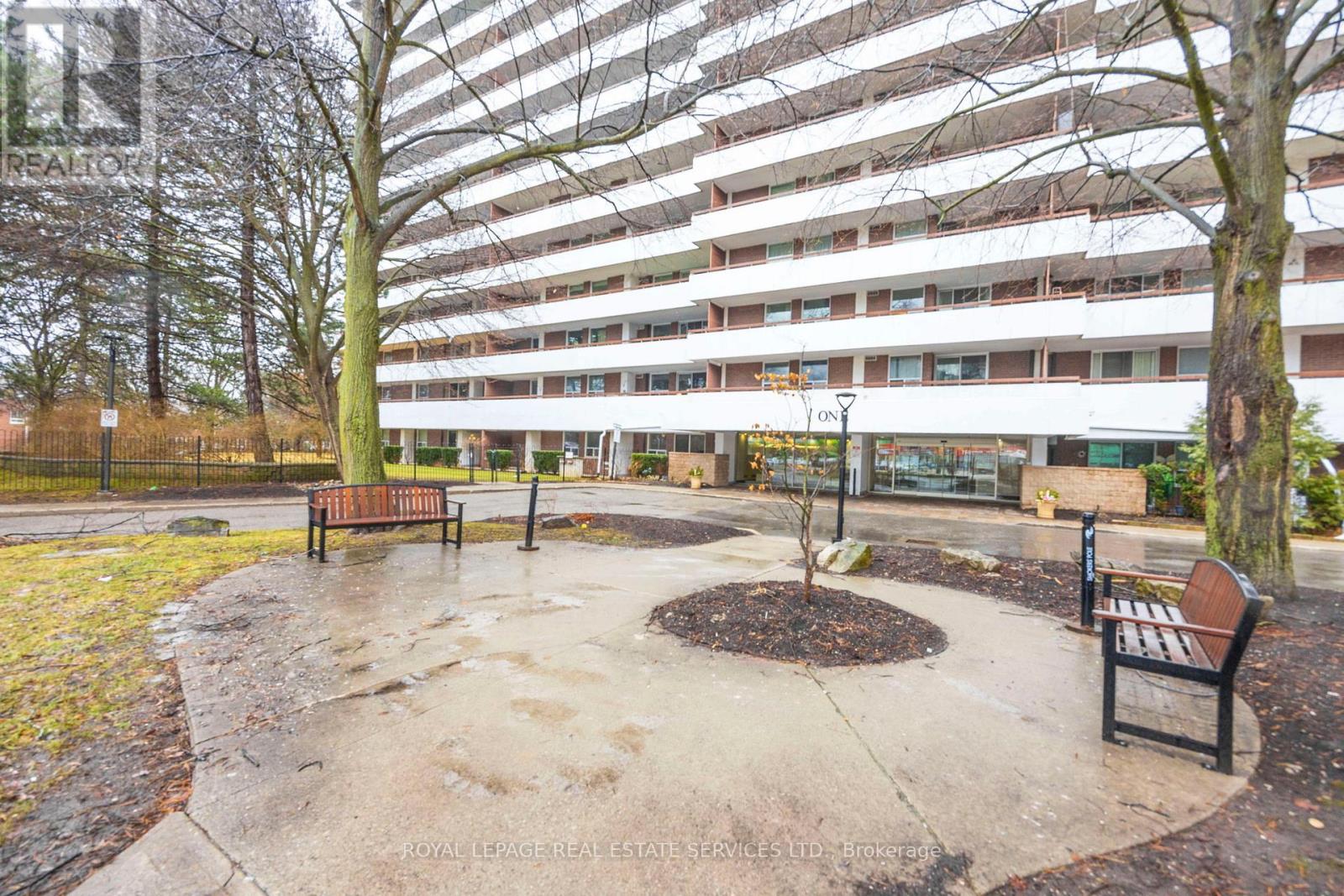 105 - 1 Royal Orchard Boulevard, Markham, Ontario  L3T 3C2 - Photo 3 - N12915442