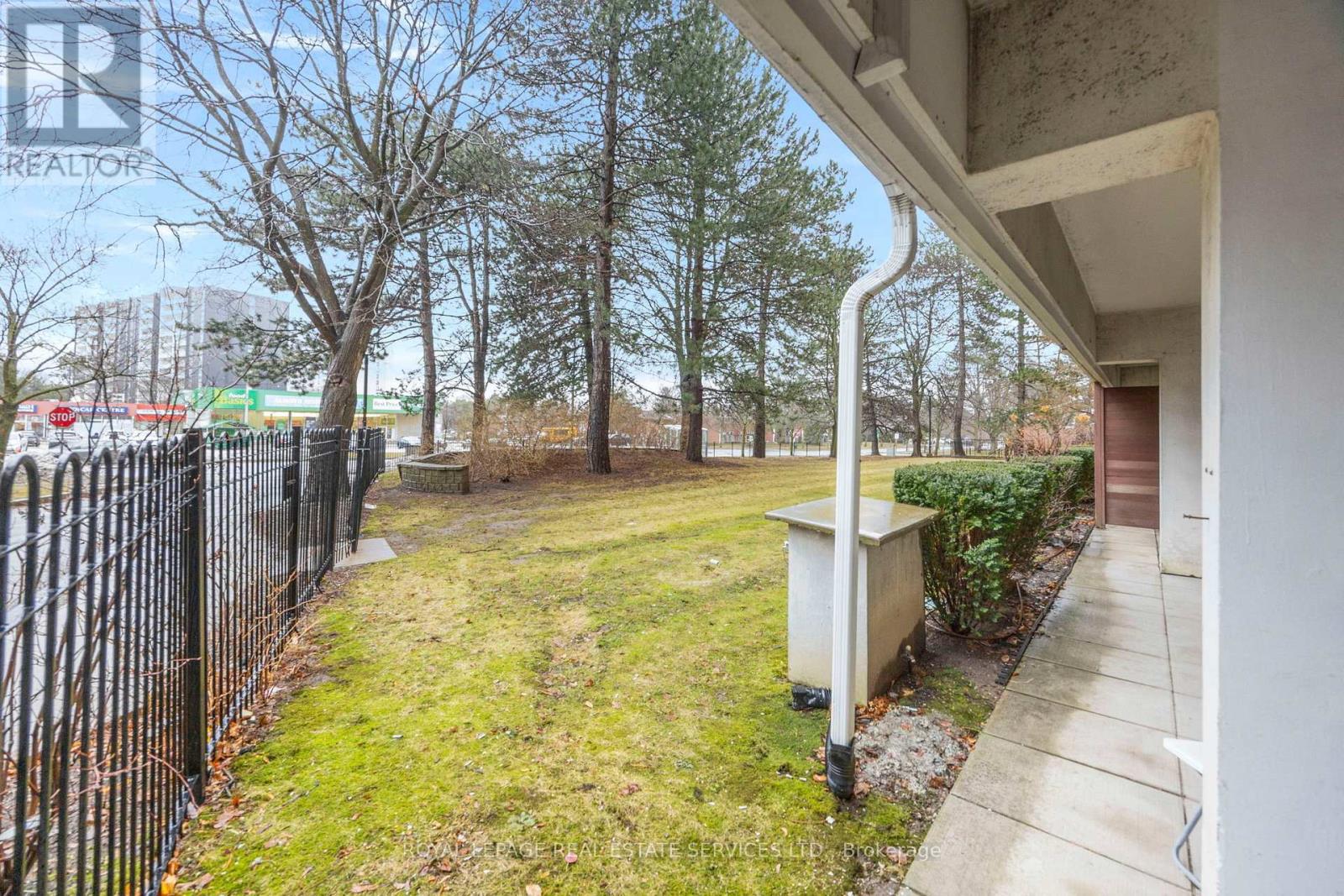 105 - 1 Royal Orchard Boulevard, Markham, Ontario  L3T 3C2 - Photo 32 - N12915442