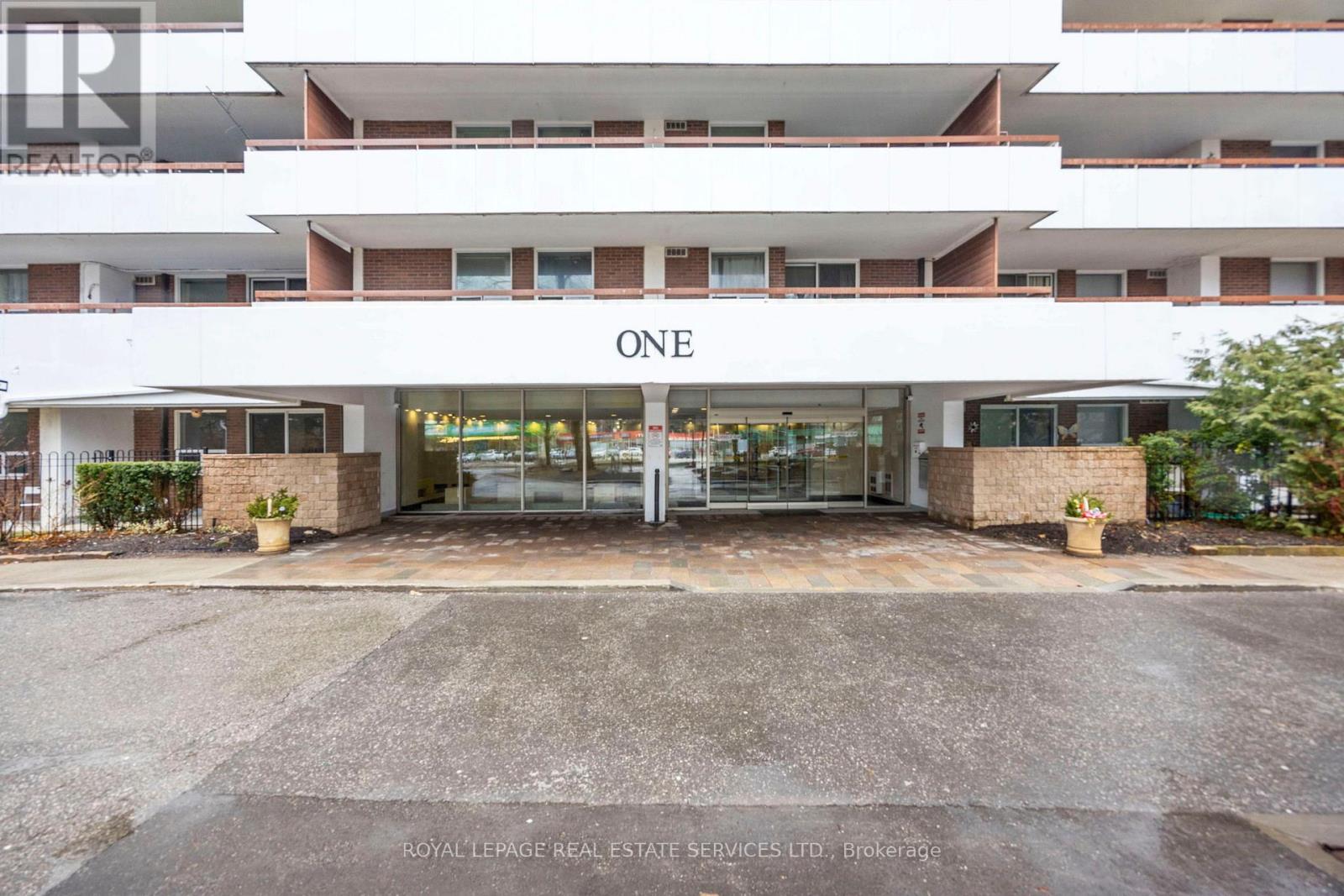 105 - 1 Royal Orchard Boulevard, Markham, Ontario  L3T 3C2 - Photo 4 - N12915442