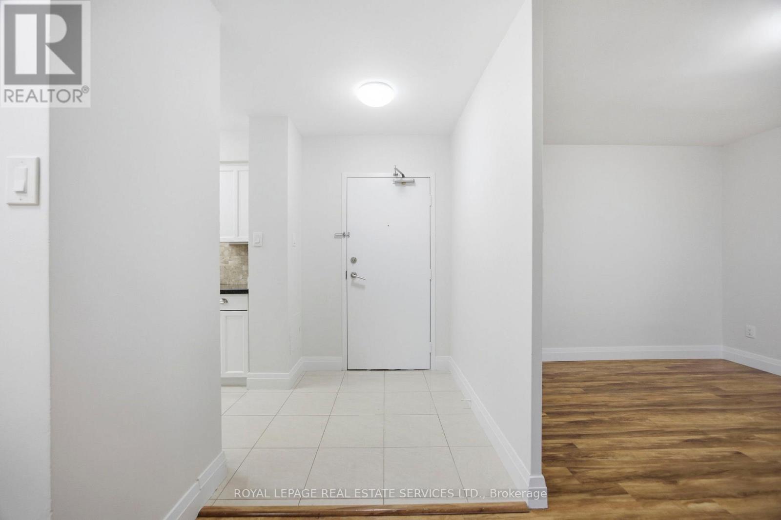 105 - 1 Royal Orchard Boulevard, Markham, Ontario  L3T 3C2 - Photo 6 - N12915442