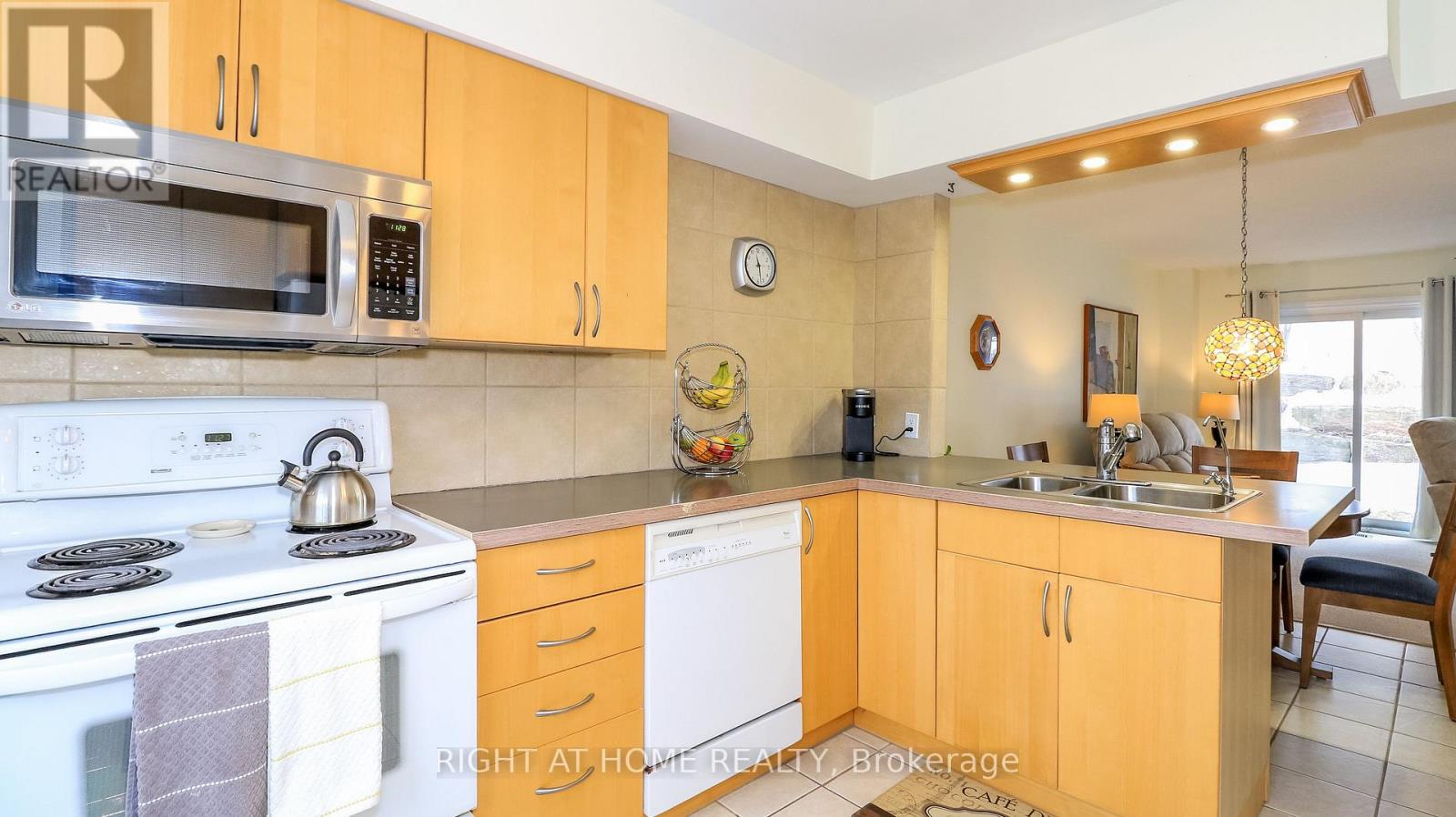 23 - 52 Adelade Street, Barrie (Allandale), Ontario  L4N 3T5 - Photo 5 - S12915380