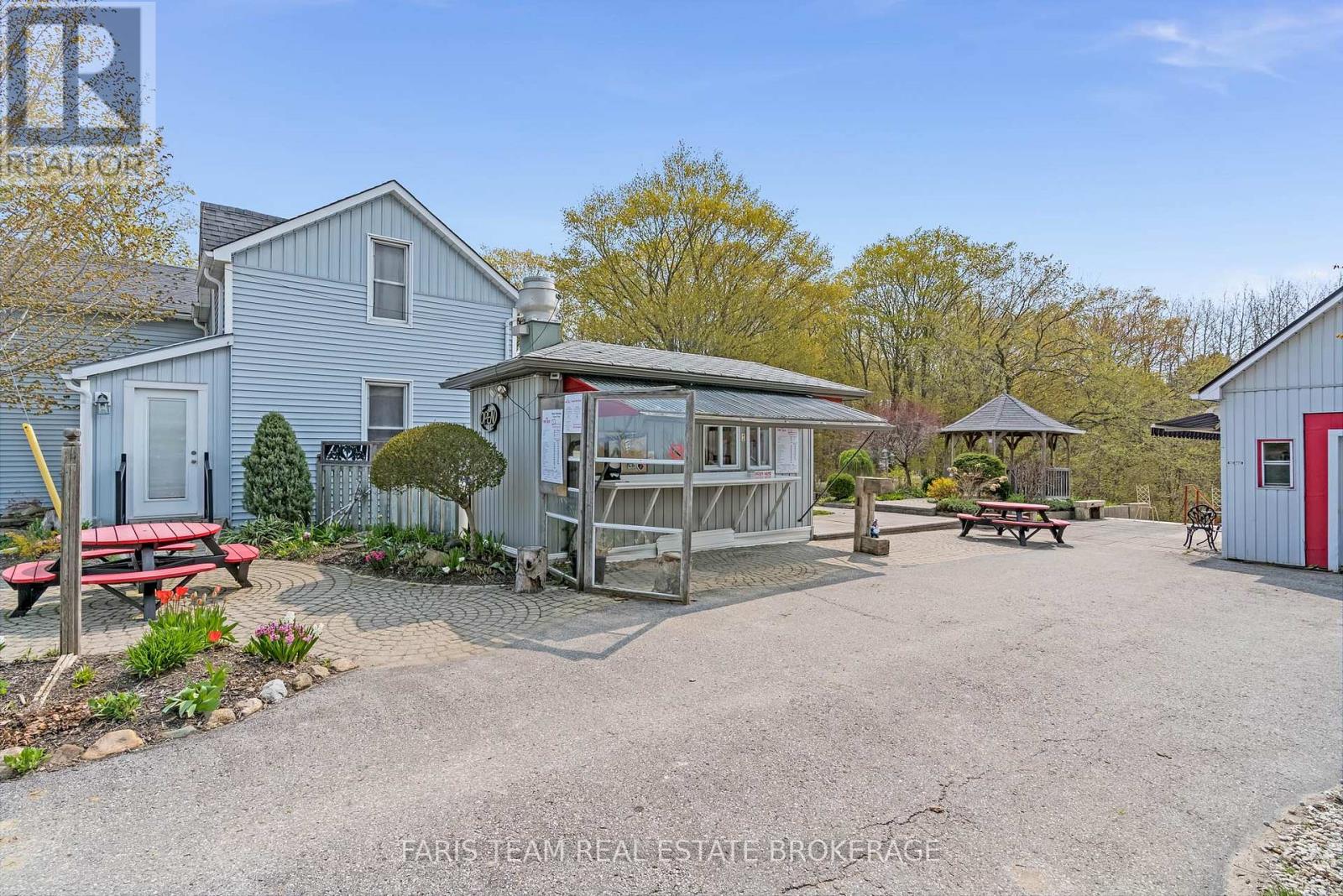 4047 Horseshoe Valley Road W, Springwater, Ontario  L9X 0Z6 - Photo 4 - S12915410