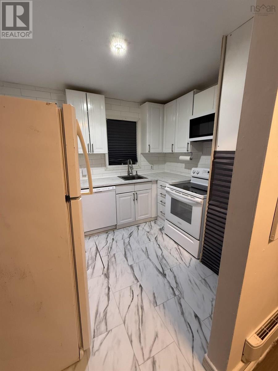 15 Winona Street, Glace Bay, Nova Scotia  B1A 2C3 - Photo 3 - 202605334