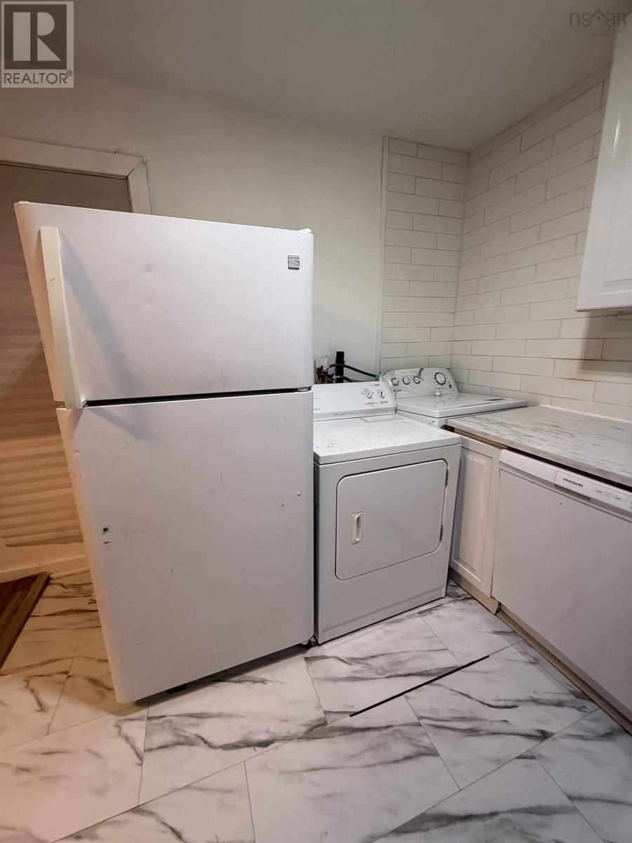 15 Winona Street, Glace Bay, Nova Scotia  B1A 2C3 - Photo 5 - 202605334