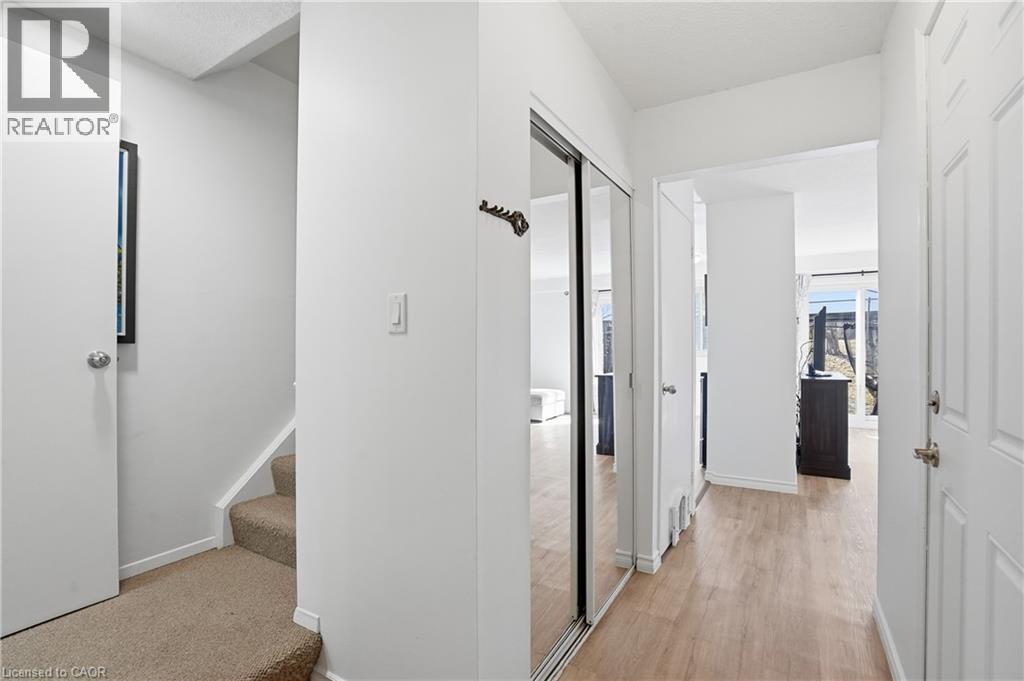 70 Gledhill Crescent, Hamilton, Ontario  L9C 6H4 - Photo 2 - 40811322