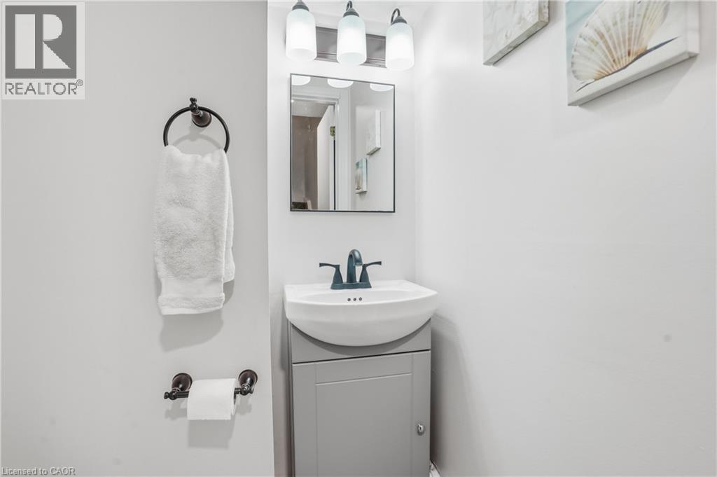 70 Gledhill Crescent, Hamilton, Ontario  L9C 6H4 - Photo 10 - 40811322