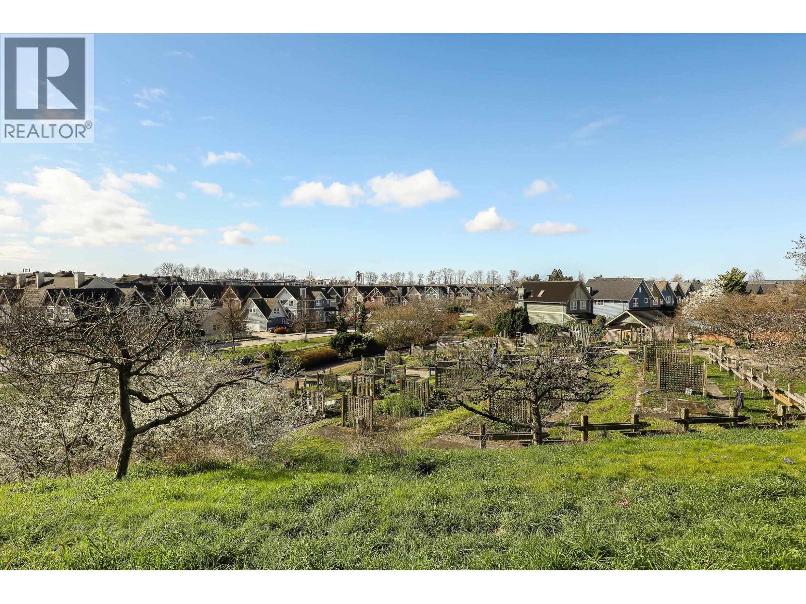 107 Star Crescent, New Westminster, British Columbia  V3M 6X6 - Photo 4 - R3102586