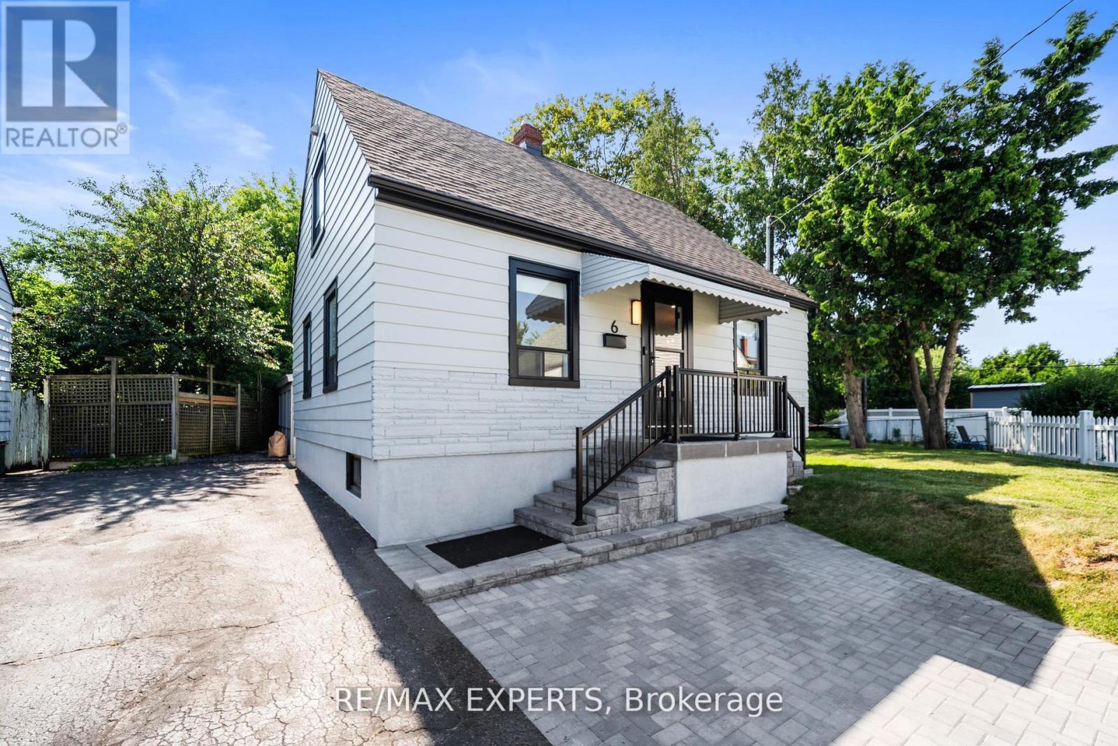 6 Mccallum Court, Toronto, Ontario  M8Y 1M6 - Photo 11 - W12915382