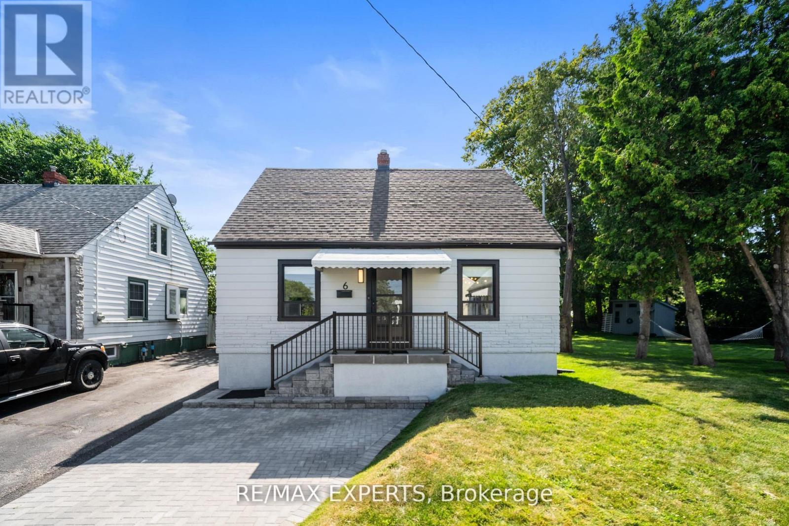 6 Mccallum Court, Toronto, Ontario  M8Y 1M6 - Photo 12 - W12915382