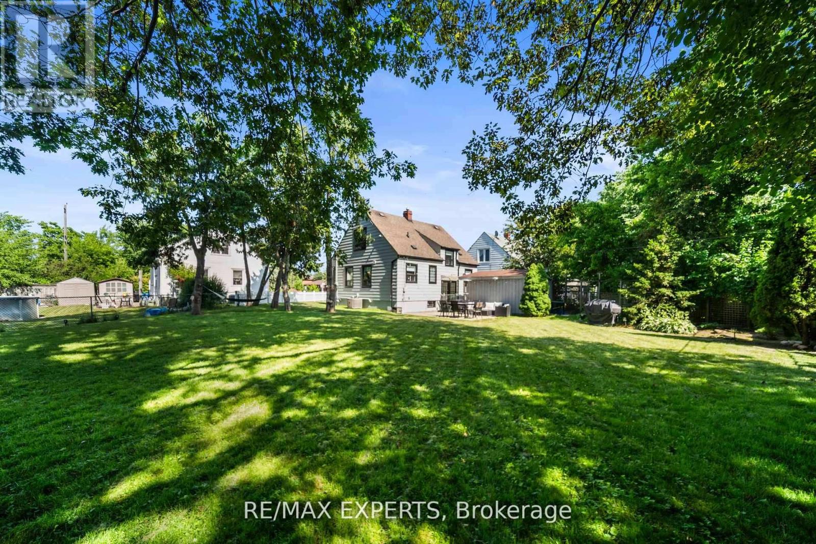 6 Mccallum Court, Toronto, Ontario  M8Y 1M6 - Photo 2 - W12915382