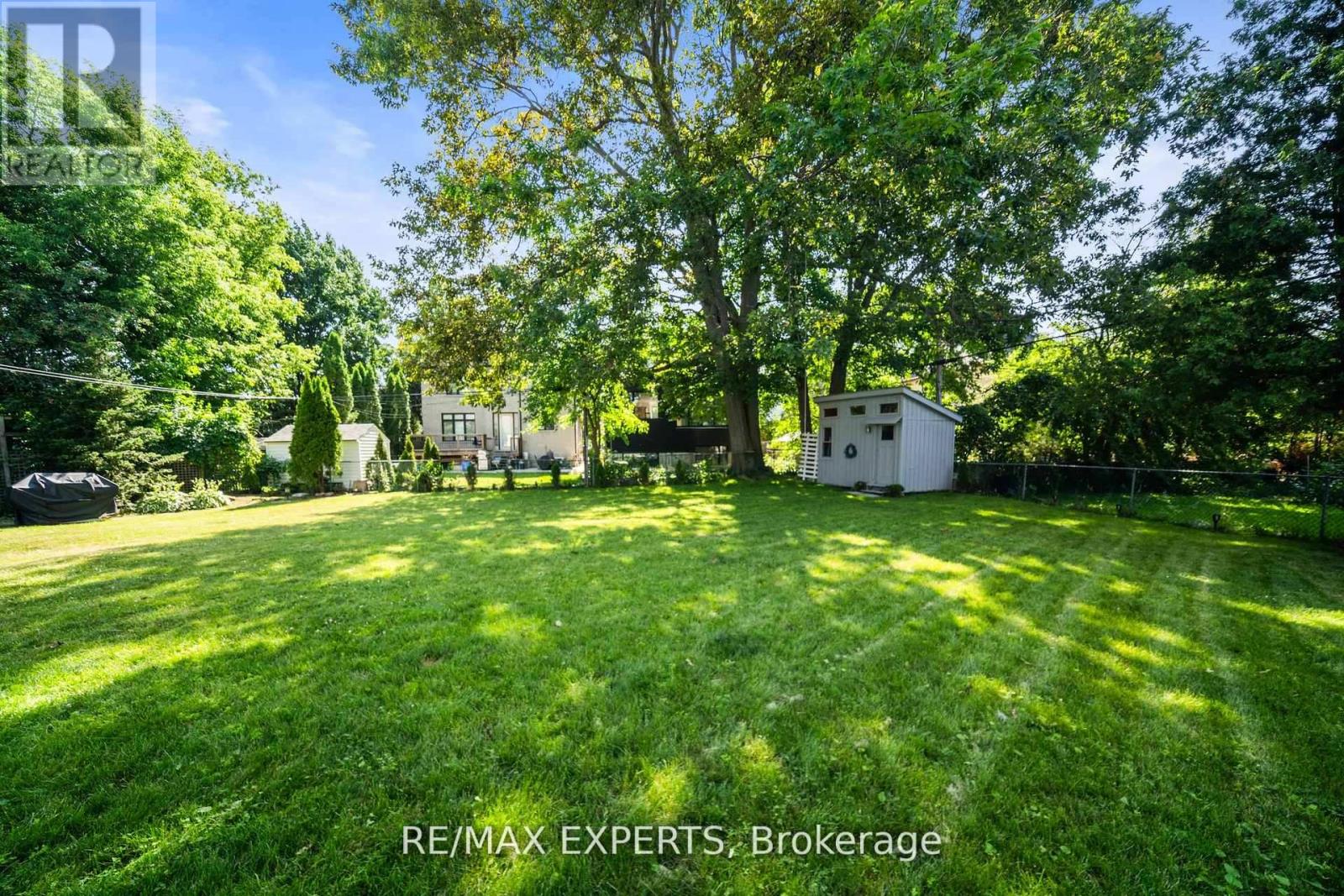 6 Mccallum Court, Toronto, Ontario  M8Y 1M6 - Photo 3 - W12915382