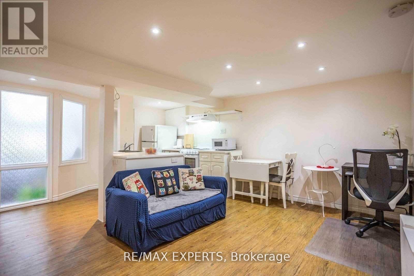 6 Mccallum Court, Toronto, Ontario  M8Y 1M6 - Photo 38 - W12915382