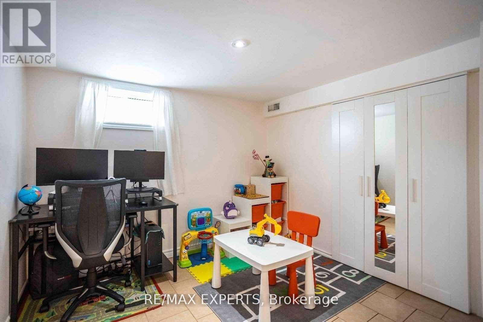 6 Mccallum Court, Toronto, Ontario  M8Y 1M6 - Photo 41 - W12915382