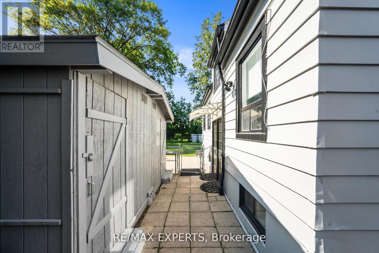 6 Mccallum Court, Toronto, Ontario  M8Y 1M6 - Photo 47 - W12915382