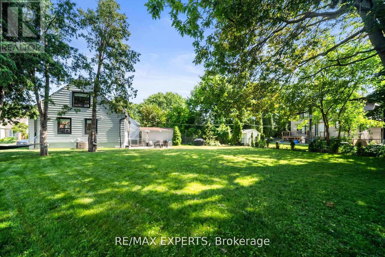 6 Mccallum Court, Toronto, Ontario  M8Y 1M6 - Photo 7 - W12915382