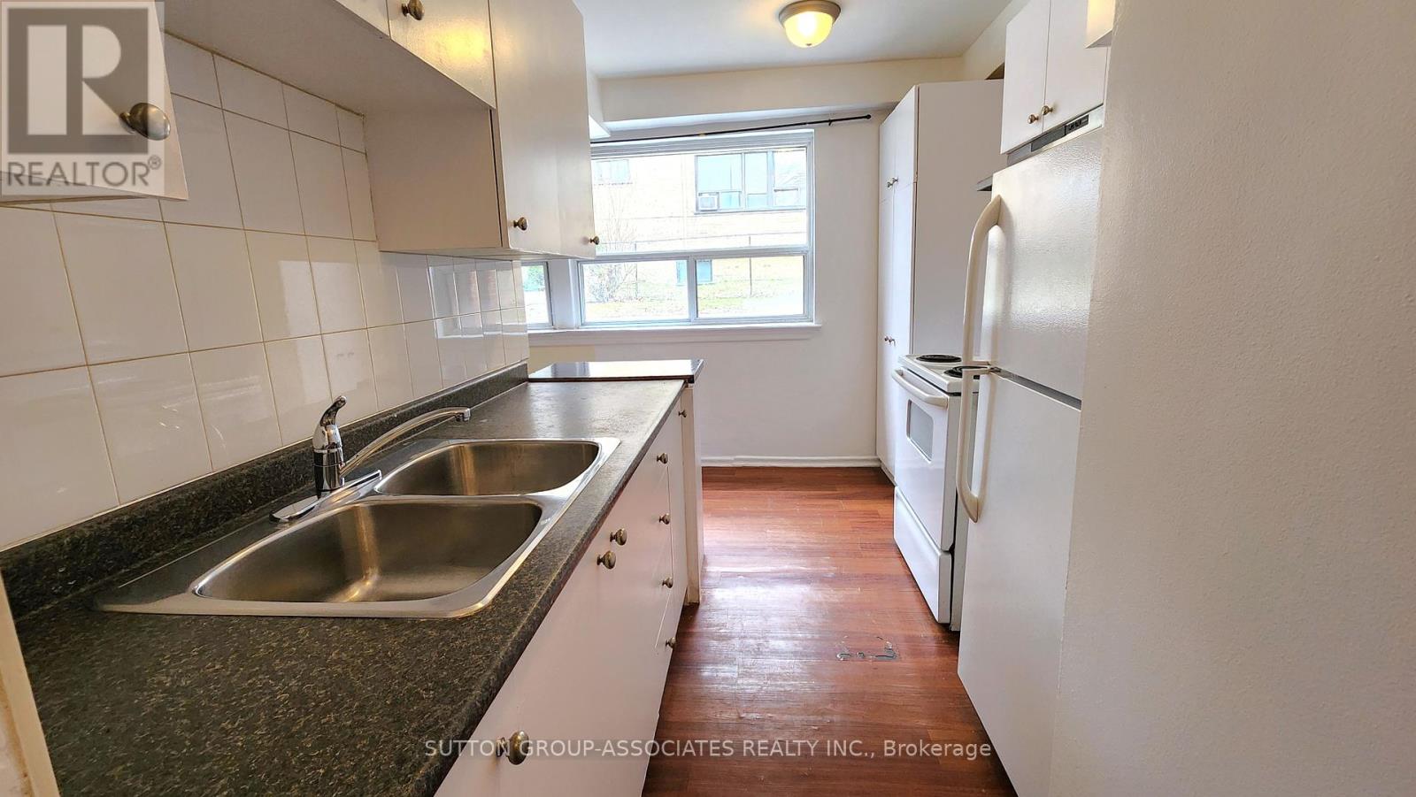 103 - 1 Greenbrook Drive, Toronto, Ontario  M6M 2J8 - Photo 5 - W12915422