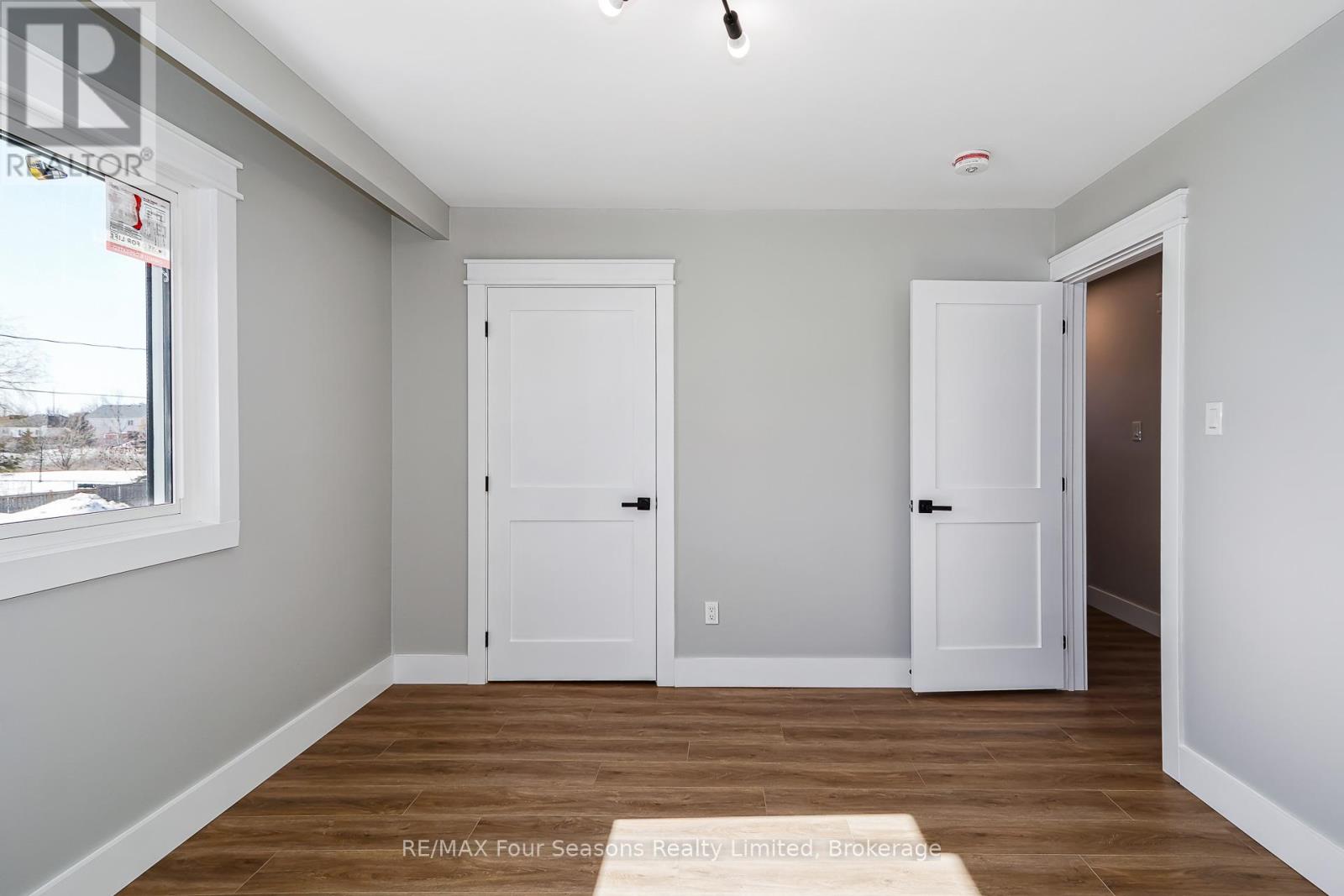 255 Valleyfield Crescent, Clearview, Ontario  L0M 1S0 - Photo 18 - S12851730