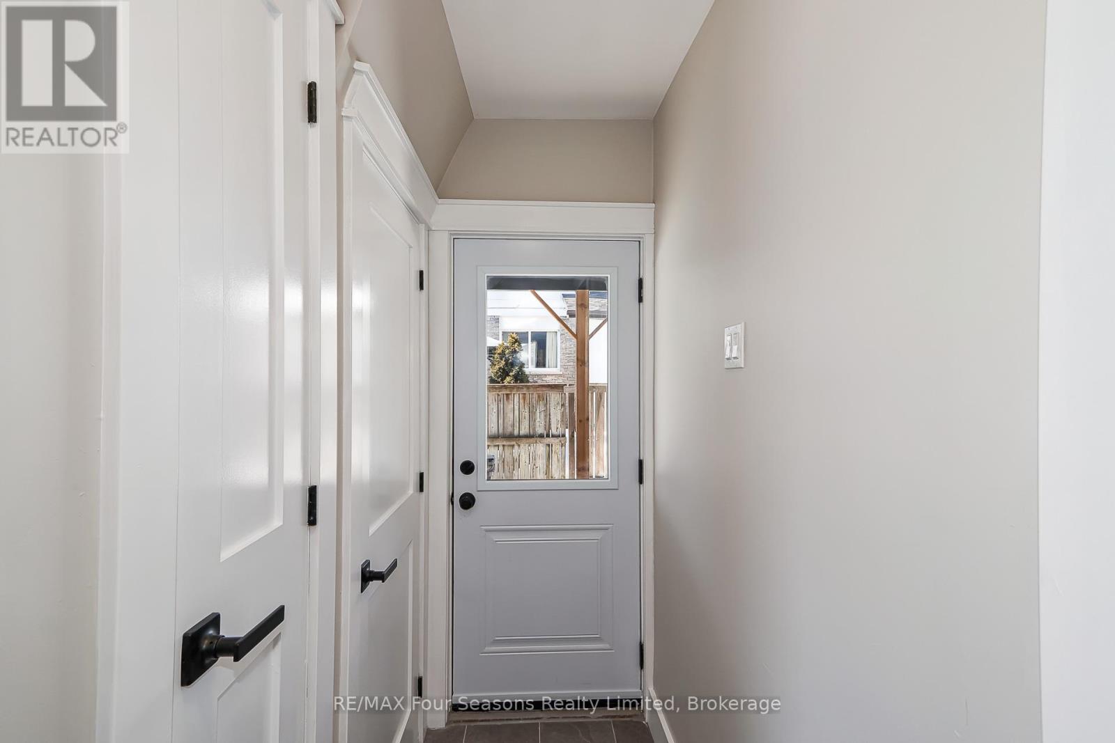 255 Valleyfield Crescent, Clearview, Ontario  L0M 1S0 - Photo 24 - S12851730