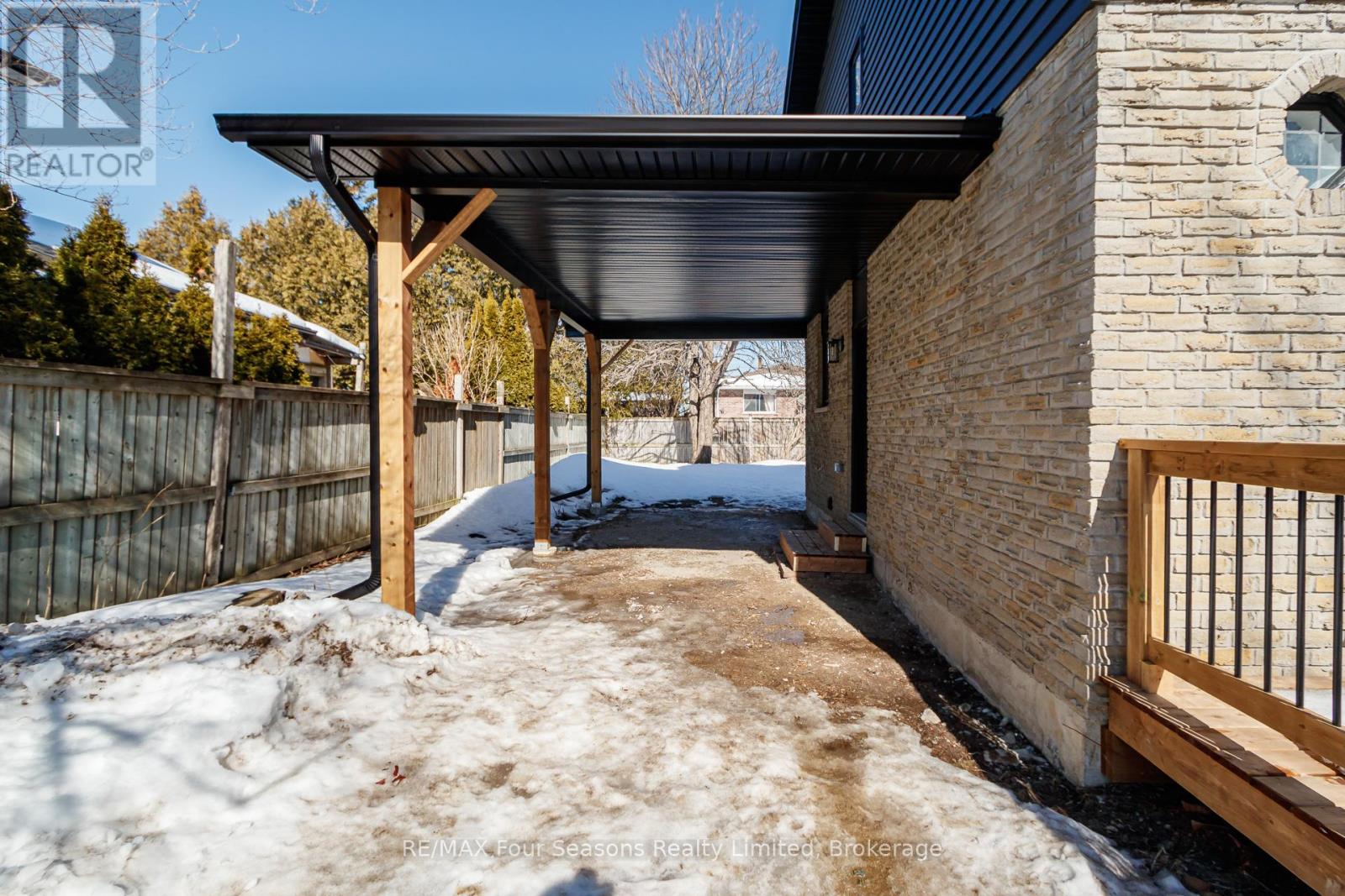 255 Valleyfield Crescent, Clearview, Ontario  L0M 1S0 - Photo 3 - S12851730