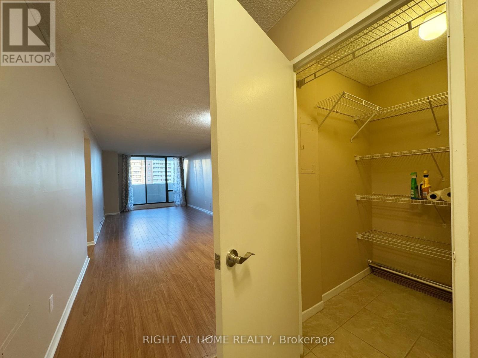 603 - 10 Tangreen Court, Toronto, Ontario  M2M 4B9 - Photo 8 - C12914376