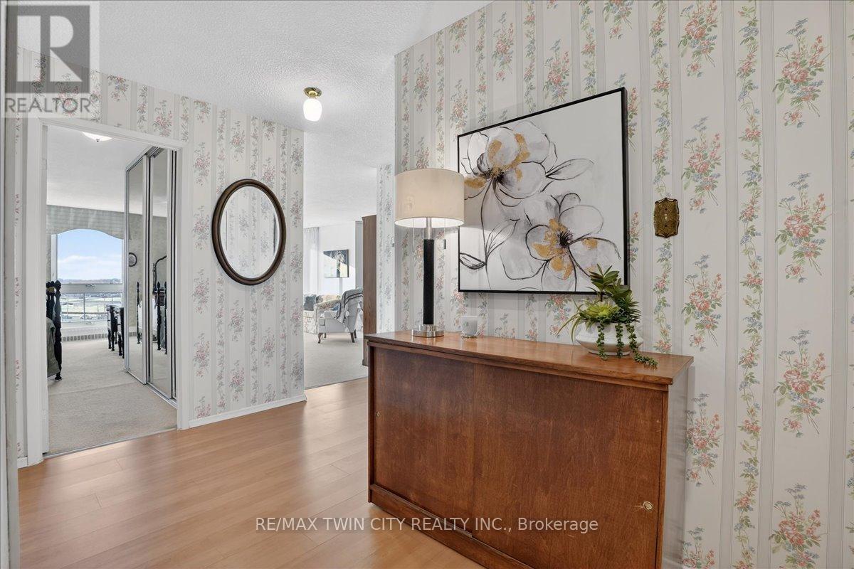 706 - 19 Woodlawn Road E, Guelph, Ontario  N1H 7B1 - Photo 4 - X12915390