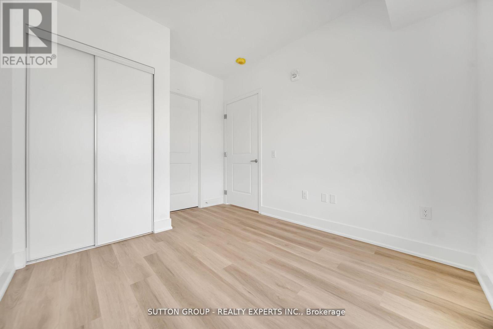 826 - 401 Shellard Lane, Brantford, Ontario  N3T 5L5 - Photo 21 - X12915434