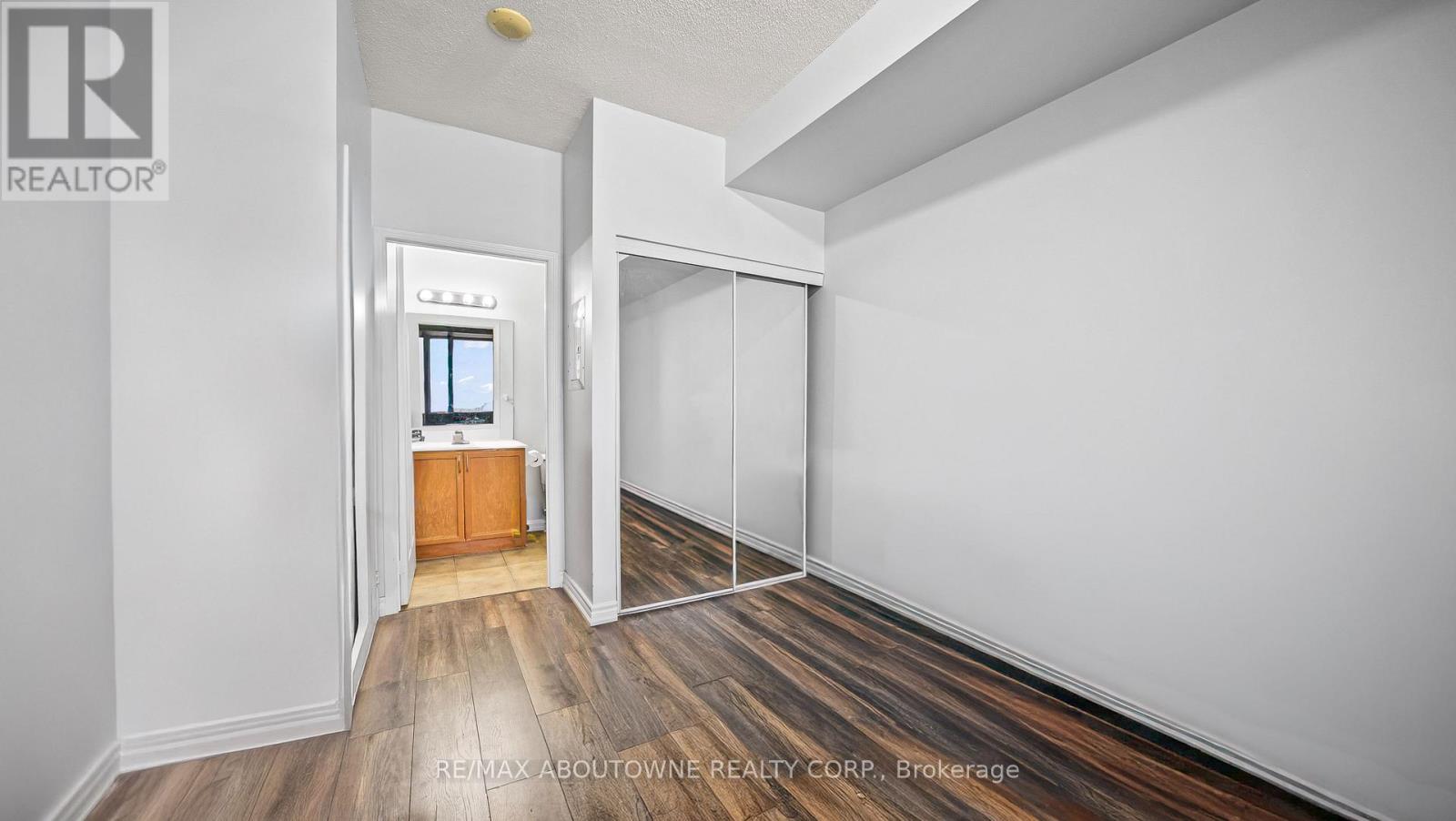 1609 - 388 Prince Of Wales Drive, Mississauga, Ontario L5B 0A1 - Photo 11 - W12786756