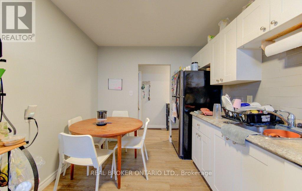 109 Eton Drive, Kitchener, Ontario  N2B 1N1 - Photo 20 - X12699584