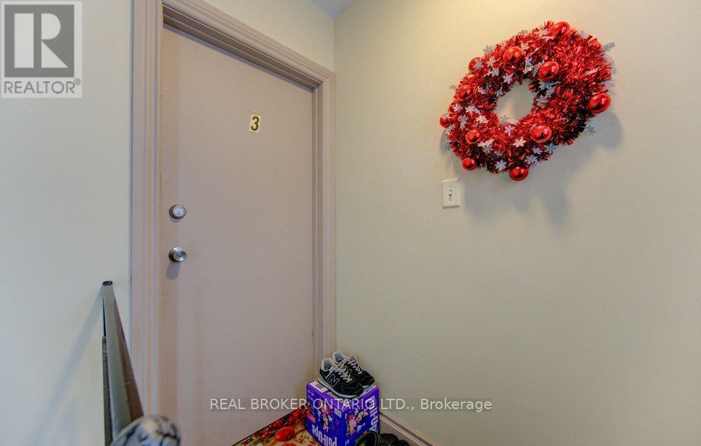 109 Eton Drive, Kitchener, Ontario  N2B 1N1 - Photo 35 - X12699584