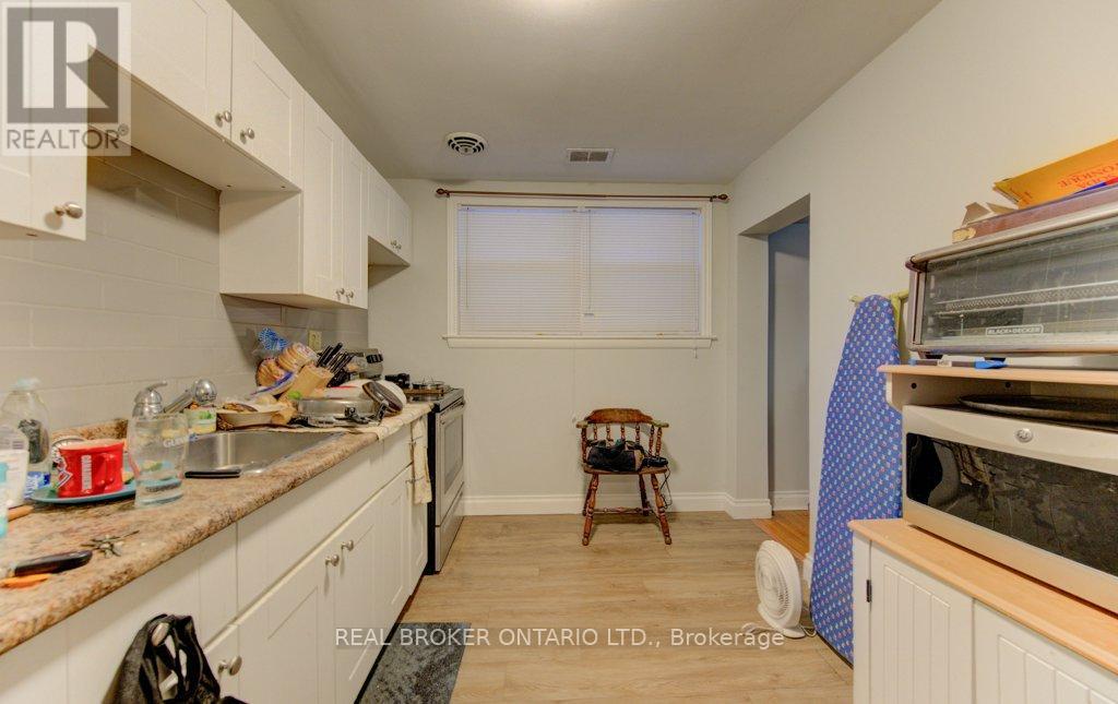 109 Eton Drive, Kitchener, Ontario  N2B 1N1 - Photo 6 - X12699584