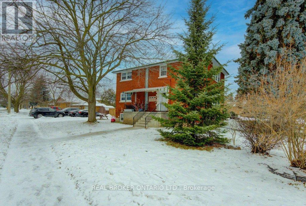 109 Eton Drive, Kitchener, Ontario  N2B 1N1 - Photo 40 - X12699584