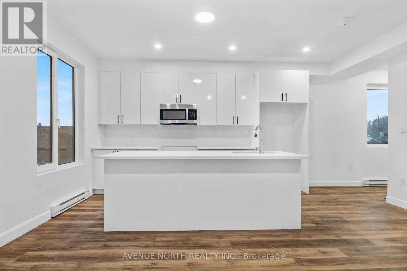 4 - 96 Jolliet Avenue, Ottawa, Ontario  K1L 5H2 - Photo 4 - X12606094