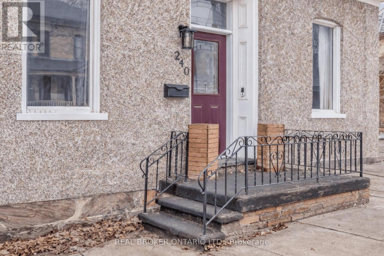 240 Elizabeth Street W, North Perth, Ontario  N4W 1E2 - Photo 3 - X12881748