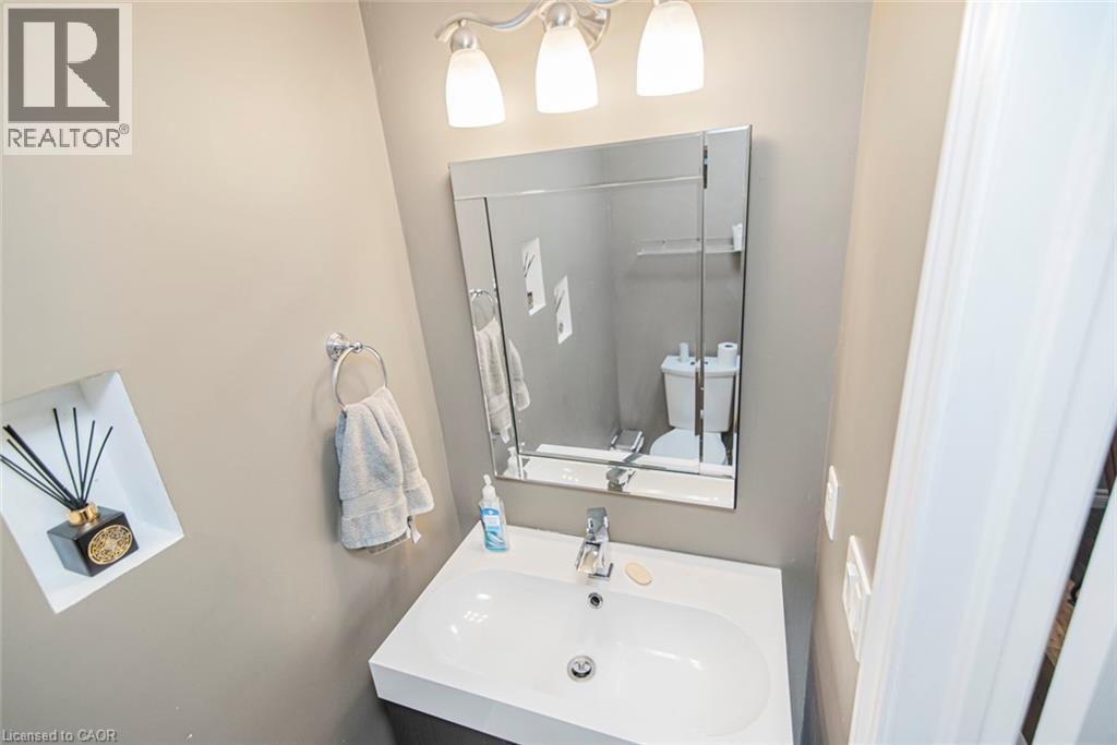 443 Eleventh Road E, Stoney Creek, Ontario  L8J 3N4 - Photo 19 - 40814618